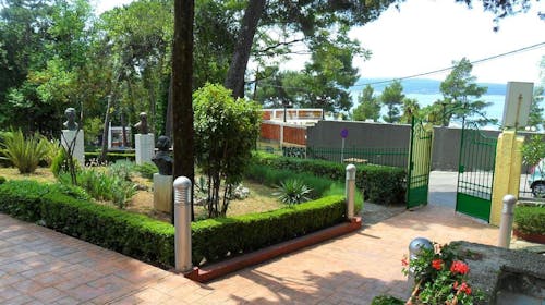 Hotel Vila Ružica - Majski aktivni oddih v Crikvenici med tednom, Crikvenica, Hrvaška - 372,60 EUR - 3x nočitev v dvoposteljni sobi (stran park) za 2 osebi, Polpenzion