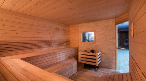 Hotel Matija Gubec - Wellness oddih z masažo za par v Stubičkih Toplicah, Stubičke Toplice, Hrvaška - 520 EUR - 5x nočitev v dvoposteljni sobi za 2 osebi, Polpenzion