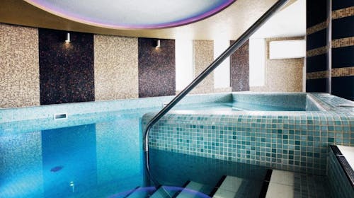 Hotel Európa Fit Superior Hévíz - Spa in wellness oddih, Hévíz, Madžarska - 569 EUR - 3x nočitev v dvoposteljni Standard sobi za 2 osebi, Polpenzion