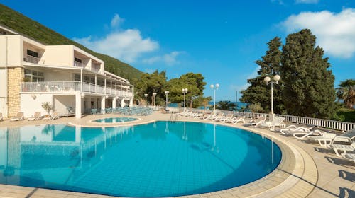 Hotel Faraon - All inclusive junijski oddih v Dalmaciji, Trpanj, Dalmacija, Hrvaška - 405 EUR - 3x nočitev v dvoposteljni Comfort sobi z balkonom (pogled morje) za 2 osebi (otrok do 11,99 let brezplačno), All inclusive z vključeno pijačo ob obrokih