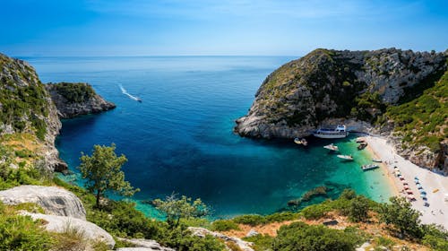 Vlorë - poletne počitnice v Albaniji, Vlorë , Albanija - 1099 EUR - 7x nočitev v apartmaju ali hotelu za 2 osebi, Zajtrk
