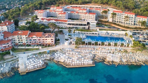 Vitality Hotel Punta - Pomlad na Lošinju za pare, Veli Lošinj, Hrvaška - 326 EUR - 2x nočitev v dvoposteljni Standard sobi morska stran za 2 osebi, Polpenzion