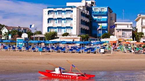 Hotel Levante - All inclusive light konec poletja tik ob plaži, Bellaria Igea Marina, Italija - 1070 EUR - 5x nočitev v dvoposteljni sobi z balkonom za 2 osebi, All inclusive light v hotelski restavraciji