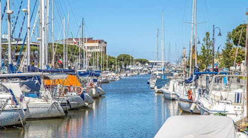 Hotel Levante - All inclusive light poletje tik ob plaži, Bellaria Igea Marina, Italija - 1456 EUR - 7x nočitev v dvoposteljni sobi z balkonom za 2 osebi, All inclusive light v hotelski restavraciji