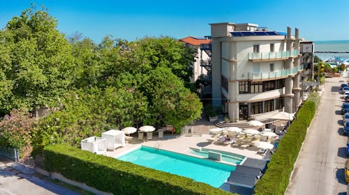 Hotel Capitol - All inclusive poletje ob obali Riminija, San Mauro A Mare, Italija - 1090 EUR - 5x nočitev v dvoposteljni sobi z balkonom za 2 osebi, All inclusive v hotelski restavraciji