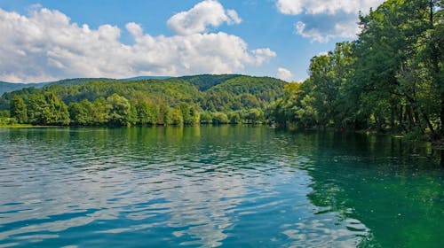 Apartmaji Oeneus - Oddih v bližini reke Une in Japodskih otokov s čari neokrnjene narave, Bihać, Bosna in Hercegovina - 153 EUR - 1x nočitev v zasebni hiši za 6 odraslih oseb, Brezplačen Wi-Fi