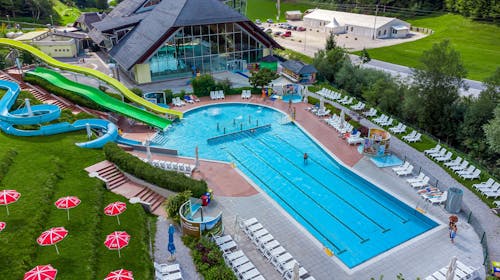 Terme Snovik - Pomlad in začetek poletja v zeleni termalni oazi, Laze v Tuhinju, Slovenija - 279 EUR - 2x nočitev v dvoposteljni sobi/apartmaju v apartmajskem naselju 4* za 2 osebi, Polpenzion