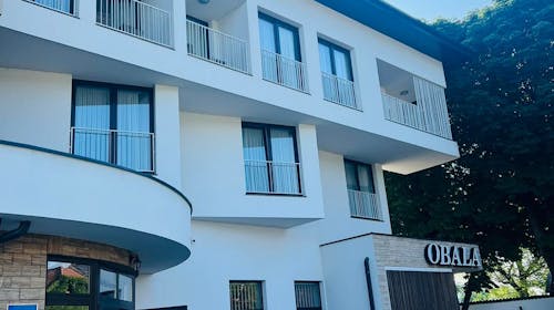 Hotel Opal Exclusive - Poletni oddih v Bihaću, Bihać, Bosna in Hercegovina - 238,50 EUR - 2x nočitev v Deluxe dvoposteljni sobi za 2 osebi, Zajtrk
