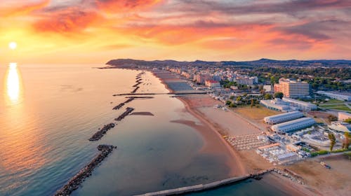 Hotel President - All inclusive light oddih tik ob plaži, Bellaria Igea Marina, Italija - 1078 EUR - 7x nočitev v dvoposteljni sobi z balkonom ali brez balkona za 2 osebi, All inclusive light v hotelski restavraciji