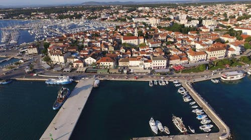 Villa Adriatic - Poletni oddih v dvoje v Biogradu na Moru, Biograd na Moru, Dalmacija, Hrvaška - 498 EUR - 7x nočitev v moderno opremljenem apartmaju za 2 osebi, Posteljnina in brisače