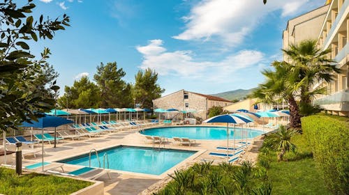Sunny Rabac by Valamar - Družinsko poletje v mestu Rabac, Rabac, Istra, Hrvaška - 875 EUR - 3x nočitev v Superior dvoposteljni sobi 2+1 za 3 osebe, Sunny polni penzion