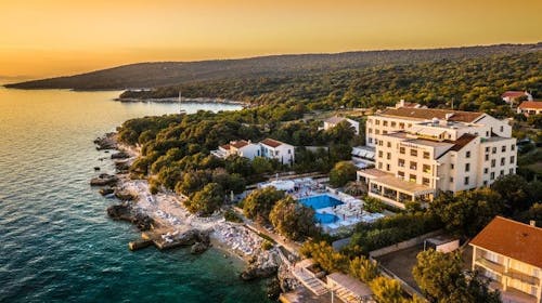 La Luna Island Hotel - All inclusive oddih z vključeno masažo - Posebna akcija, Lun, otok Pag, Hrvaška - 309 EUR - 2x nočitev v dvoposteljni Standard sobi z dodatnim ležiščem za 2 osebi (1 otrok do 11,99 let in 1 otrok do 4,99 let brezplačno), All inclusive