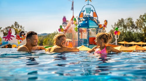 Valamar Diamant Hotel - Družinski pozdrav poletju v Poreču, Poreč, Istra, Hrvaška - 734 EUR - 3x nočitev v sobi "Room 2+1" za 2 osebi (1 otrok do 13,99 let brezplačno), Polpenzion z vključenimi brezalkoholnimi negaziranimi pijačami iz avtomata ob obrokih