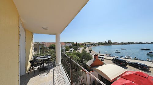 Hotel Beni - Poletje v Dalmaciji, Vrsi, Dalmacija, Hrvaška - 426 EUR - 3x nočitev v dvoposteljni sobi za 2 osebi (2 otroka do 6. leta brezplačno), Polpenzion