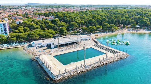 Ilirija Resort - Hotel Ilirija - Družinski pozdrav poletju s polnim penzionom, Biograd na Moru, Dalmacija, Hrvaška - 945 EUR - 5x nočitev v dvoposteljni Comfort sobi za 2 osebi (1 otrok do 12. leta in 1 otrok do 7. leta brezplačno), Polni penzion