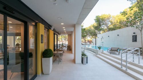 Hotel Antonio Makarska - Junijski oddih v Dalmaciji, Makarska, Dalmacija, Hrvaška - 260 EUR - 2x nočitev v dvoposteljni Standard sobi za 2 osebi, Zajtrk