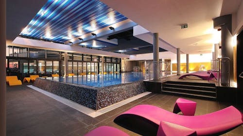 Ilirija Resort - Hotel Ilirija - Družinski paket razvajanja s polnim penzionom, Biograd na Moru, Dalmacija, Hrvaška - 349 EUR - 2x nočitev v dvoposteljni Comfort sobi za 2 osebi (1 otrok do 12. leta in 1 otrok do 7. leta brezplačno), Polni penzion
