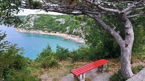 Holiday resort Kačjak - Poletje za družine, Kačjak, Hrvaška - 579 EUR - 5x nočitev v troposteljni sobi z balkonom morska stran za 2 osebi (1 otrok do 11,99 let brezplačno), Polpenzion