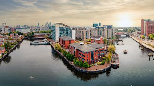 A&O Manchester Centre Hotel - Le nekaj metrov od znamenitega Trga svetega Petra, Manchester, Združeno kraljestvo - 158 EUR - 2x nočitev v dvoposteljni Standard sobi ali Family sobi za 2 osebi (2 otroka do 17. leta brezplačno), Samopostrežni zahtrk