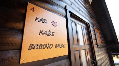 Motel Babino Brdo - Družinsko sproščanje ob čudovitem razgledu, Derventa, Bosna in Hercegovina - 66 EUR - 1x nočitev v apartmaju za 3 osebe, Zajtrk