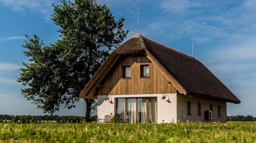 Panonska vas - Oddih v Prekmurju - Dvoposteljna soba mansardnega tipa, Moravske Toplice, Slovenija - 151 EUR - 2x nočitev v dvoposteljni sobi mansardnega tipa za 2 osebi, 2 kopalni karti na kupon za Terme 3000