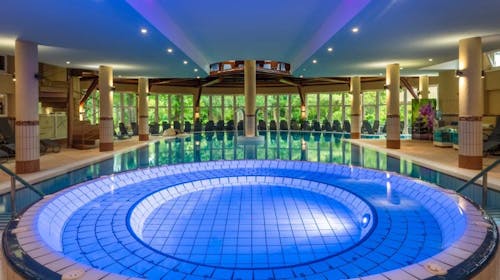 Lotus Therme Hotel & Spa - Luksuzni wellness oddih v Hévízu, Hévíz, Madžarska - 685 EUR - 4x nočitev v dvoposteljni Standard sobi za 2 osebi, Polpenzion