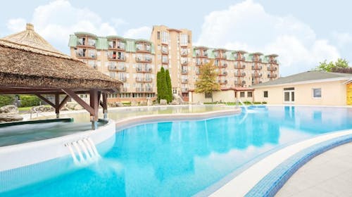 Hotel Európa Fit Superior Hévíz - Spa in wellness oddih, Hévíz, Madžarska - 379 EUR - 2x nočitev v dvoposteljni Standard sobi za 2 osebi, Polpenzion