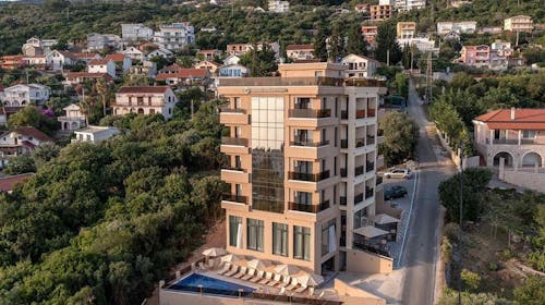 Hotel D'iman - Vrhunski oddih ob morju, Dobre Vode, Črna gora - 305 EUR - 3x nočitev v dvoposteljni Superior sobi za 2 osebi (1 otrok do 15. leta in 1 otrok do 2. leta brezplačno), Zajtrk