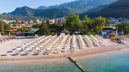 Hotel Aleksandar - 1. maj v Črni gori, Budva, Črna gora - 235 EUR - 2x nočitev v Standard dvoposteljni sobi za 2 osebi, Polpenzion