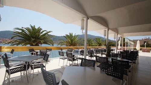 Hotel Posejdon - All inclusive poletje na Korčuli , Vela Luka, Korčula, Dalmacija, Hrvaška - 875 EUR - 7x nočitev v dvoposteljni Standard sobi (stran park) s francoskim balkonom za 2 osebi, All inclusive