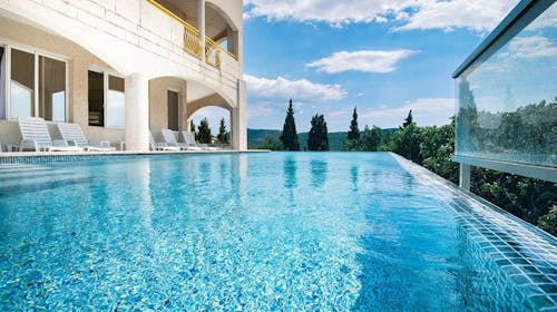 Hotel Stella - Poletni oddih v Neumu, Neum, Bosna in Hercegovina - 226 EUR - 2x nočitev v Comfort sobi z balkonom in s pogledom na morje za 2 osebi, Polpenzion