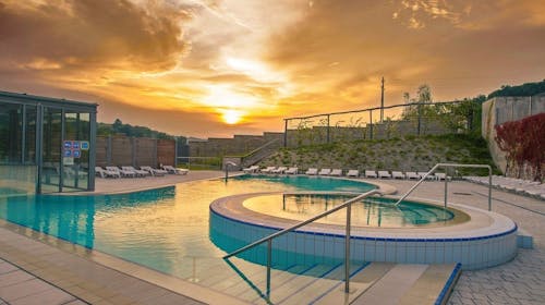 Glamping Bioterme - Mini pomladni glamping s polpenzionom edinstvenih termah, Mala Nedelja, Ljutomer, Slovenija - 186 EUR - 1x nočitev v glamping villi ali šotoru za 2 osebi, Polpenzion