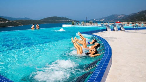 Grand Hotel Neum - Poletni wellness oddih tik ob morju, Neum, Bosna in Hercegovina - 488 EUR - 3x nočitev v dvoposteljni sobi pogled park za 2 osebi, Polpenzion