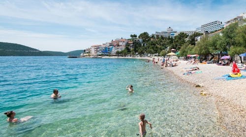 Grand Hotel Neum - Poletne počitnice tik ob morju, Neum, Bosna in Hercegovina - 349 EUR - 2x nočitev v dvoposteljni sobi z balkonom morska stran za 2 osebi (1 otrok do 2,99 let in 1 otrok do 6,99 let brezplačno), Polpenzion