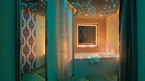 Kristály Hotel Keszthely - Romantični wellness oddih med tednom, Keszthely, Madžarska - 248 EUR - 2x nočitev v Deluxe sobi za 2 osebi, Polpenzion