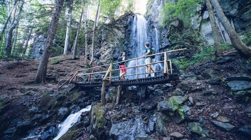 Forest Hotel Videc - Spomladanski ali jesenski vikend wellness oddih na Pohorju, Pohorje, Slovenija - 219 EUR - 2x nočitev v v dvoposteljni sobi z dodatnim ležiščem in prostornim balkonom za 2 osebi (1 otrok do 6. leta brezplačno), Polpenzion