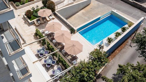 Hotel Idila by Aycon - Družinsko poletje, Budva, Črna gora - 525 EUR - 3x nočitev v dvoposteljni Deluxe sobi s pogledom na park za 2 osebi (1 otrok do 11,99 let brezplačno), Zajtrk