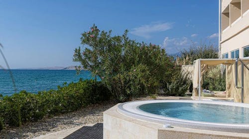Family Hotel Pagus - All inclusive poletje na Pagu, Pag, Severna Dalmacija, Hrvaška - 1979 EUR - 7x nočitev v dvoposteljni Standard sobi z balkonom (pogled park) za 2 osebi (1 otrok do 12 let in 1 otrok do 2,99 let brezplačno), All inclusive