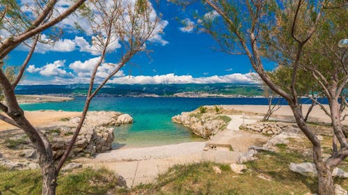 Kamp Tiha Šilo - Pozdrav poletju na Krku, Šilo, otok Krk, Hrvaška - 325 EUR - 2x nočitev v Standard mobilni hiški za 4 osebe, 1x v času bivanja 2-urna uporaba tenis igrišča z opremo (ob predhodni najavi)