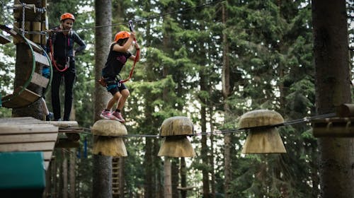 Wellness hotel Montis - Družinski oddih z adrenalinskim doživetjem na Golteh, Mozirje, Slovenija - 349 EUR - 2x nočitev v dvoposteljni Superior sobi za 2 osebi (1. otrok do 5,99 let in 2. otrok do 14,99 let brezplačno), Polpenzion (zajtrk in večerja)