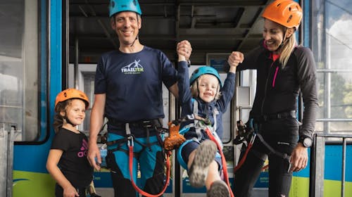 Wellness hotel Montis - Golte Family Adventure – Zipline, prosti pad in pustolovski park, Mozirje, Slovenija - 379 EUR - 2x nočitev v dvoposteljni Superior sobi za 2 osebi (1. otrok do 5,99 let in 2. otrok do 14,99 let brezplačno), Polpenzion (zajtrk in večerja)
