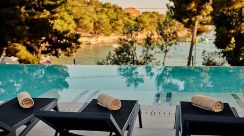 Colentum Resort Murter - Pomlad na Murterju, Murter, Dalmacija, Hrvaška - 189 EUR - 2x nočitev v dvoposteljni sobi z balkonom za 2 osebi, Polpenzion