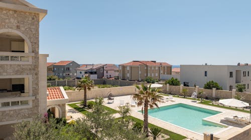 Chateau Dabo Luxury Pool Apartments - Junij na Pagu, Novalja, Hrvaška - 405 EUR - 3x nočitev v dvosobnem apartmaju (3+2) za 5 oseb, Uporaba zunanjega bazena (glede na vremenske razmere)