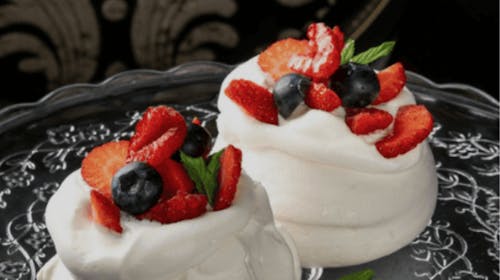 Hotel Miramare - Strawberries & Sparkling wine paket na začetku poletja, Crikvenica, Hrvaška - 458 EUR - 2x nočitev v dvoposteljni Superior sobi za 2 osebi, Polpenzion