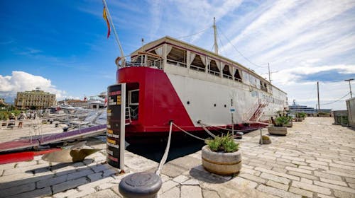 Botel Marina - Oddih na zasidrani ladji na Reki, Rijeka, Kvarner, Hrvaška - 294 EUR - 2x nočitev v dvoposteljni sobi na zasidrani ladji za 2 osebi, Polpenzion
