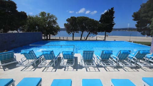 Ilirija Resort - Hotel Ilirija - Družinski pozdrav poletju s polnim penzionom, Biograd na Moru, Dalmacija, Hrvaška - 759 EUR - 4x nočitev v dvoposteljni Comfort sobi za 2 osebi (1 otrok do 12. leta in 1 otrok do 7. leta brezplačno), Polni penzion