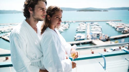 Ilirija Resort - Hotel Ilirija - VIP premium paket pozdrav poletju s polnim penzionom, Biograd na Moru, Dalmacija, Hrvaška - 1045 EUR - 5x nočitev v dvoposteljni Premium Club sobi za 2 osebi (1 otrok do 12. leta in 1 otrok do 7. leta brezplačno), Polni penzion