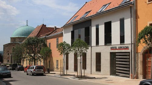Hotel Arkadia Pecs, Pecs, Madžarska - 149 EUR - 3x nočitev v dvoposteljni sobi za 2 osebi, Bogat zajtrk