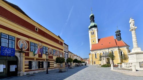 Hotel Irottko - Družinski oddih, Kőszeg, Madžarska - 218 EUR - 3x nočitev v dvoposteljni sobi za 2 osebi (1 otrok do 11,99 let brezplačno), Polpenzion