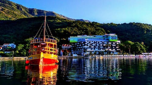 Carine Hotel Park - All inclusive zaključek poletja ob morju, Bijela, Črna gora - 784 EUR - 3x nočitev v dvoposteljni sobi s pogledom na gore za 2 osebi, All inclusive